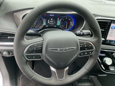 2026 Chrysler Voyager - Photo 14