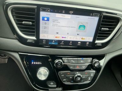 2026 Chrysler Voyager - Photo 12