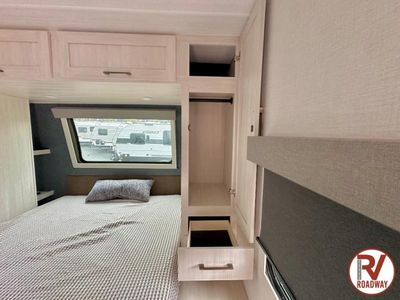 2026 Forest River RV Surveyor Legend — photo 33 view