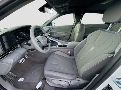 2026 Hyundai ELANTRA — photo 14 view