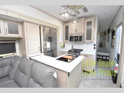 2025 Grand Design Solitude - Photo 10