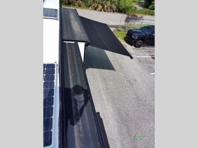 2016 Tiffin Motorhomes Phaeton — photo 35 view
