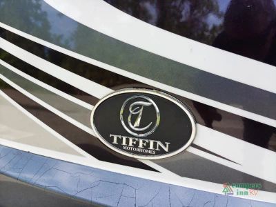 2016 Tiffin Motorhomes Phaeton — photo 16 view