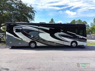 2016 Tiffin Motorhomes Phaeton — photo 8 view
