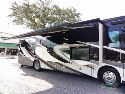 2016 Tiffin Motorhomes Phaeton — photo 31 view