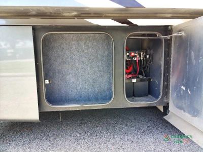 2016 Tiffin Motorhomes Phaeton — photo 11 view