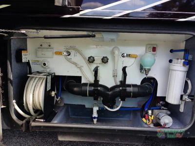 2016 Tiffin Motorhomes Phaeton — photo 22 view