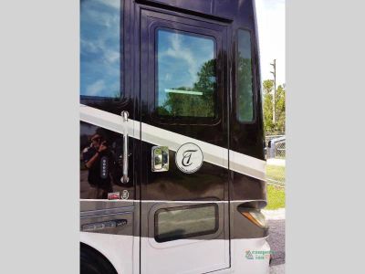 2016 Tiffin Motorhomes Phaeton — photo 28 view