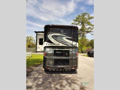 2016 Tiffin Motorhomes Phaeton — detail view