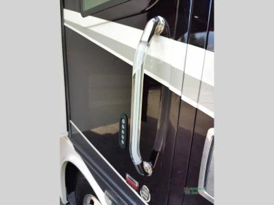 2016 Tiffin Motorhomes Phaeton — photo 48 view