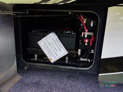 2016 Tiffin Motorhomes Phaeton — photo 18 view