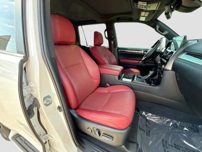 2023 Lexus GX — photo 14 view