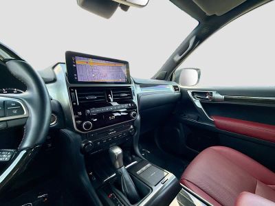 2023 Lexus GX — photo 28 view