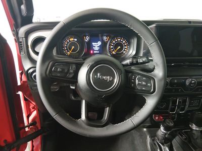 2025 Jeep Wrangler - Photo 12