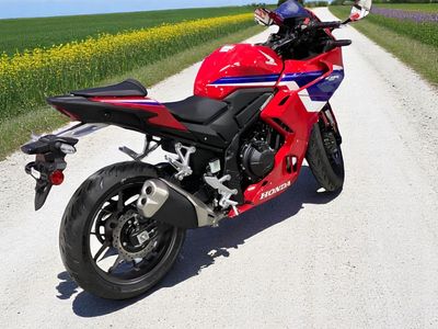 2025 Honda CBR500R - Photo 9