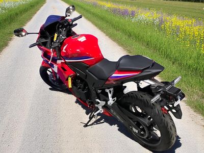 2025 Honda CBR500R - Photo 8