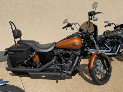 2015 Harley-Davidson® FXDB - Dyna® Street Bob® — front three-quarter view