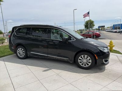 2018 Chrysler Pacifica - Photo 2