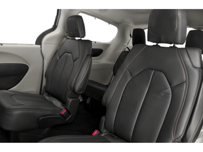 2018 Chrysler Pacifica - Photo 16