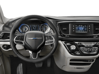 2018 Chrysler Pacifica - Photo 11