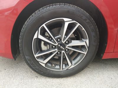 2023 Kia Forte - Photo 14