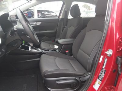 2023 Kia Forte - Photo 12
