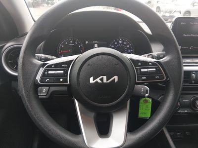 2023 Kia Forte - Photo 16