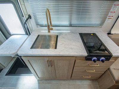 2026 Thor Motor Coach Chateau - Photo 10