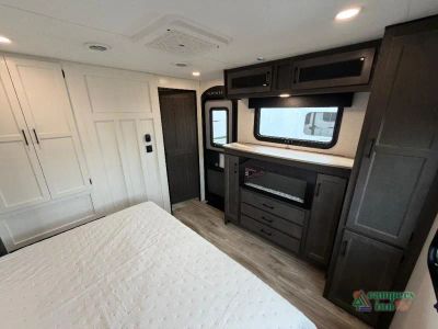 2026 Venture RV SportTrek Touring Edition — photo 37 view