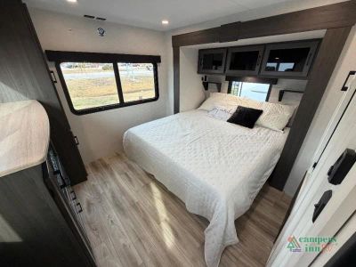 2026 Venture RV SportTrek Touring Edition — photo 38 view