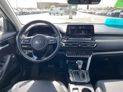 2021 Kia Seltos — photo 12 view