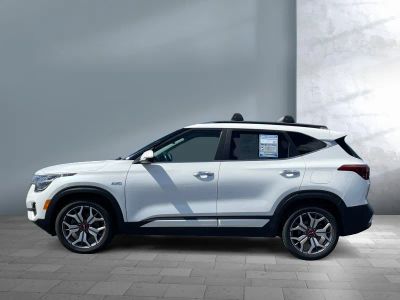 2021 Kia Seltos — rear three-quarter view