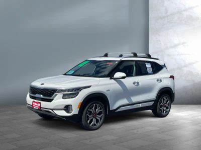 2021 Kia Seltos — front three-quarter view