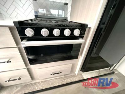 2025 CrossRoads RV Sunset Trail - Photo 17