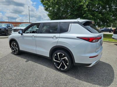 2024 Mitsubishi Outlander — detail view