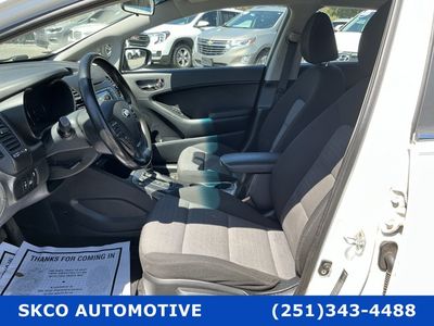 2016 Kia Forte 5-Door - Photo 5