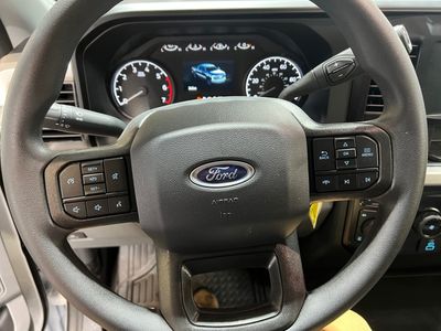 2026 Ford Super Duty F-350 SRW — photo 11 view