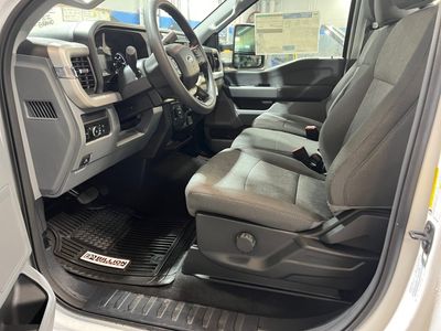 2026 Ford Super Duty F-350 SRW — photo 9 view