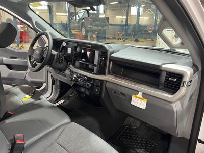 2026 Ford Super Duty F-350 SRW — photo 21 view