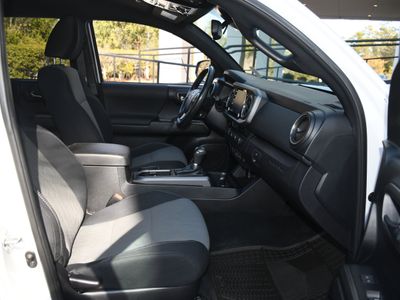 2021 Toyota Tacoma - Photo 19
