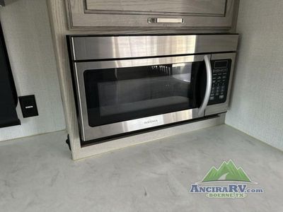 2022 Keystone RV Alpine - Photo 16