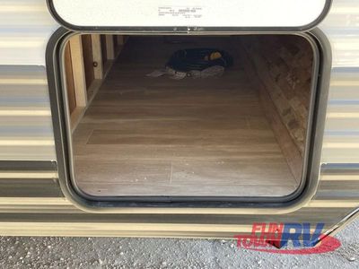 2025 Gulf Stream RV Kingsport Ultra Lite - Photo 5