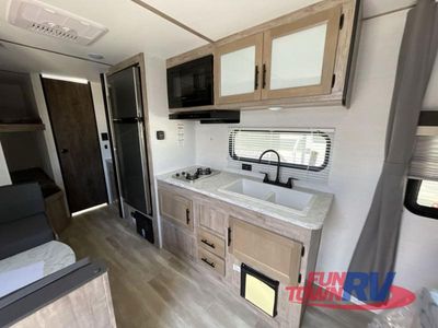 2025 Gulf Stream RV Kingsport Ultra Lite - Photo 12
