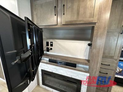 2024 Forest River RV Rockwood Ultra Lite - Photo 33