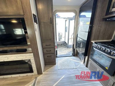 2024 Forest River RV Rockwood Ultra Lite - Photo 5