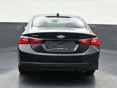 2022 Chevrolet Malibu — interior view