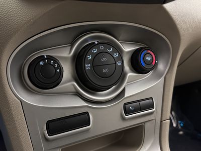 2017 Ford Fiesta - Photo 13