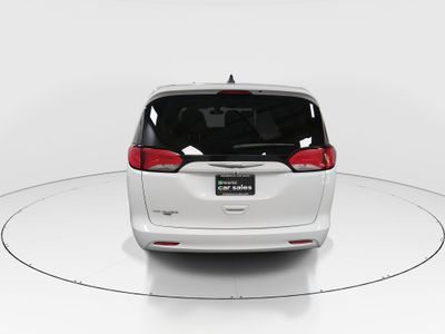 2021 Chrysler Voyager - Photo 6