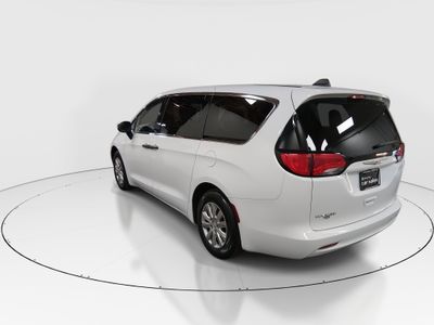 2021 Chrysler Voyager - Photo 5