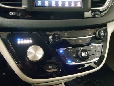 2021 Chrysler Voyager - Photo 19